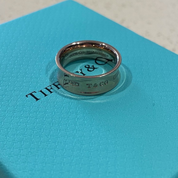 Authentic Tiffany & Co 1837 ring in Rubedo. Size 6 - Picture 1 of 4
